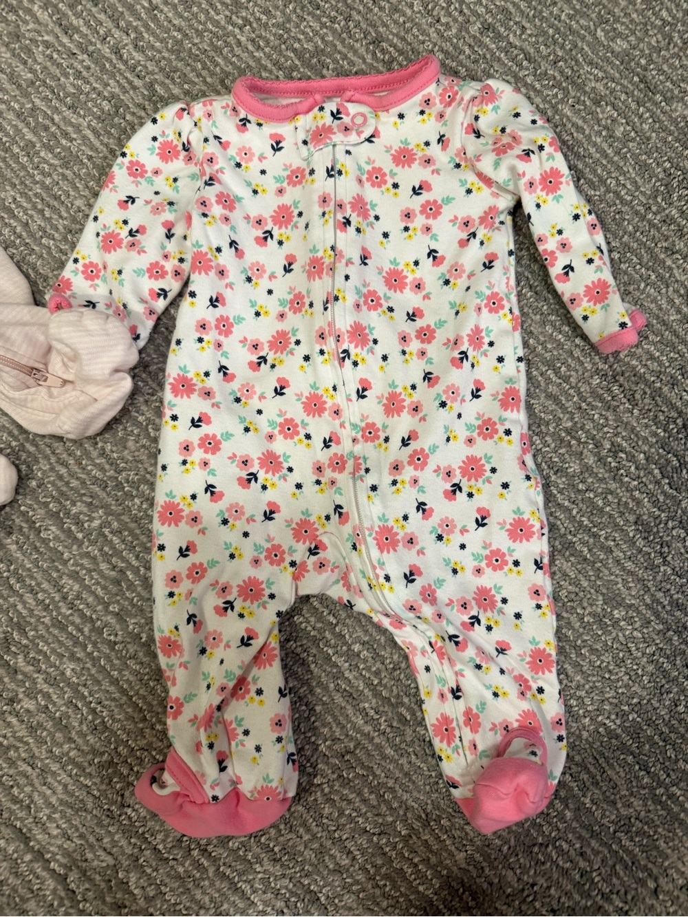 Baby Girl Clothes Bundle 0-3 Months 7 Piece Floral Hoodie Bodysuits Outfit Lot - Picture 8 of 15